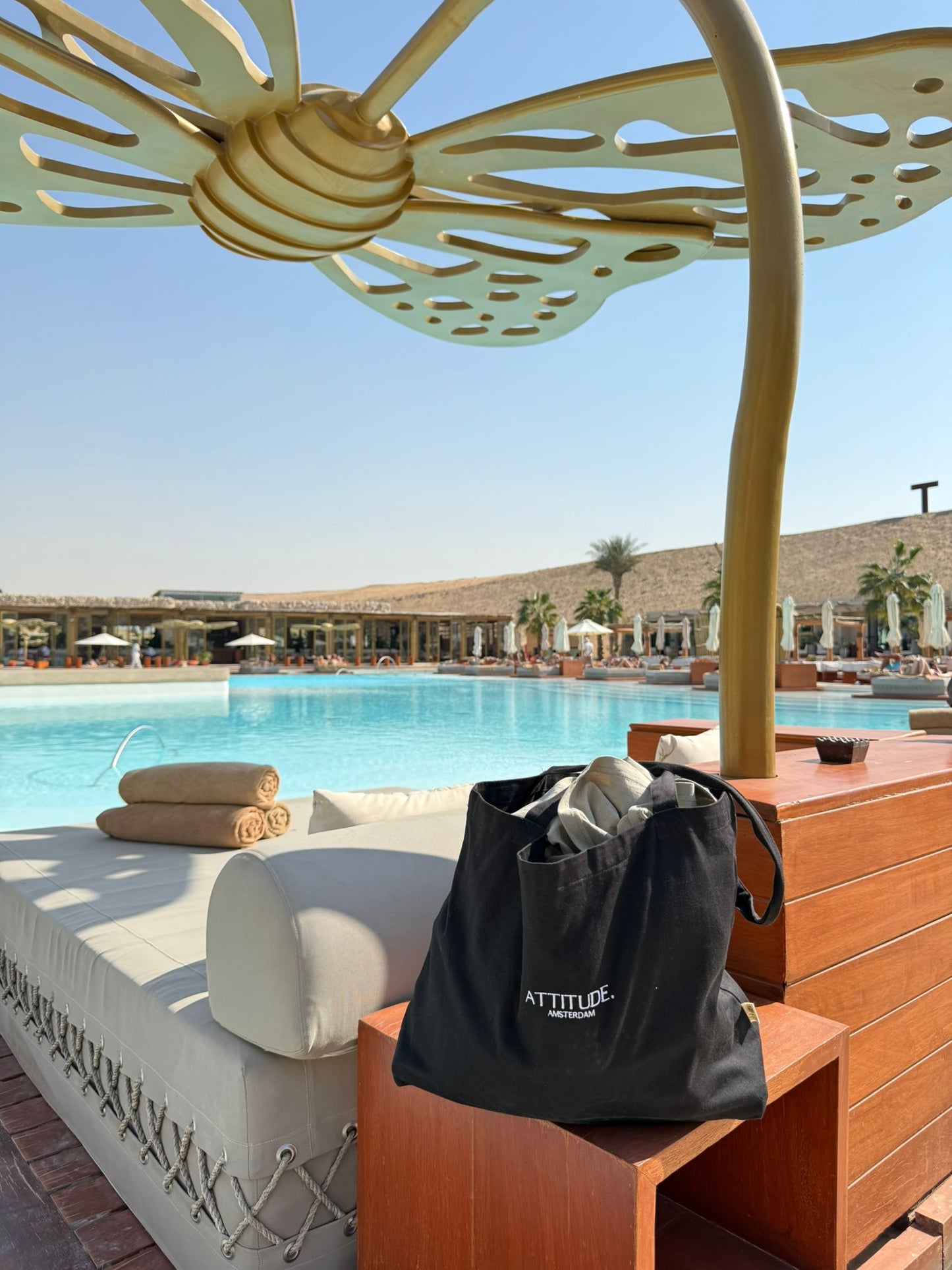 The Attitude Tote Bag Zwart